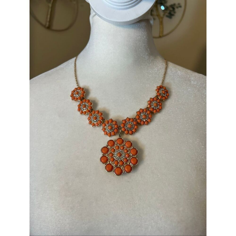 New! Premier Designs Coral Peachy Keen Necklace and Brooch Set